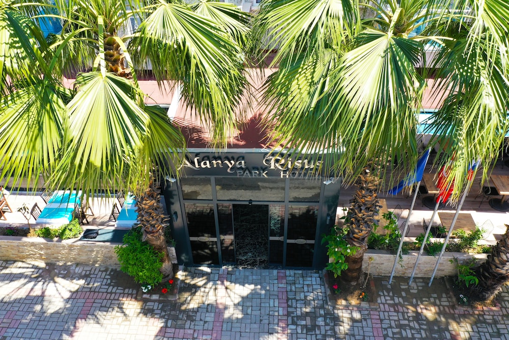 Alanya Risus Park Hotel — Hotel building in Alanya