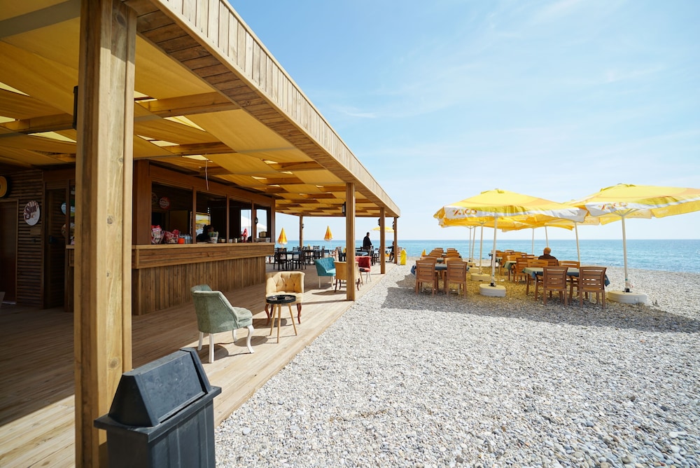 Alanya Risus Park Hotel — Restaurant & bars in Alanya