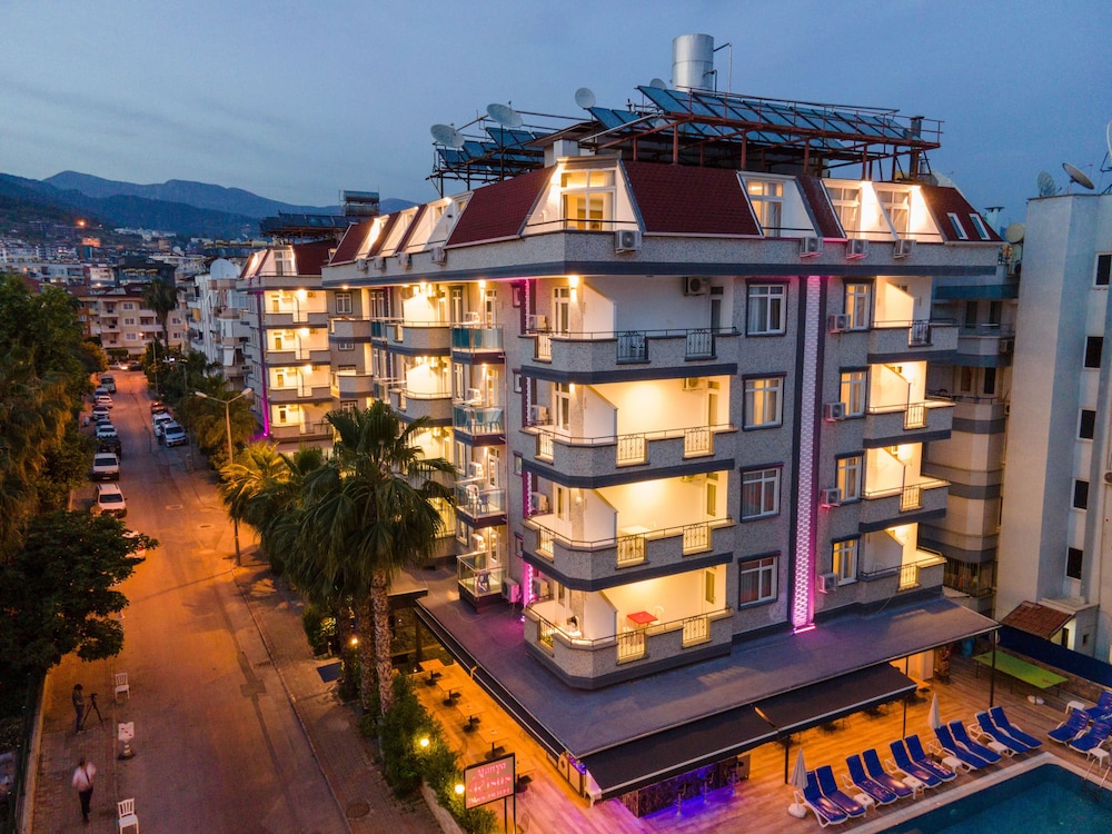 Alanya Risus Park Hotel — Hotel building in Alanya
