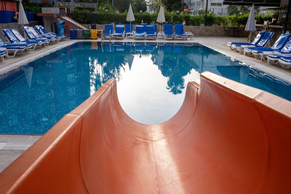 Alanya Risus Park Hotel — Swimming pool in Alanya
