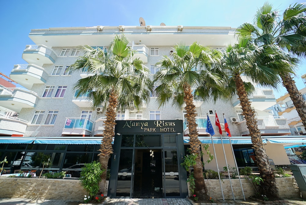 Alanya Risus Park Hotel — Hotel building in Alanya