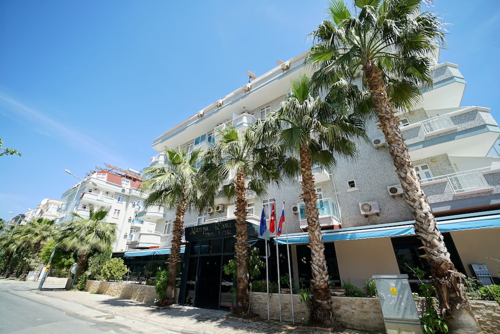 Alanya Risus Park Hotel — Hotel building in Alanya