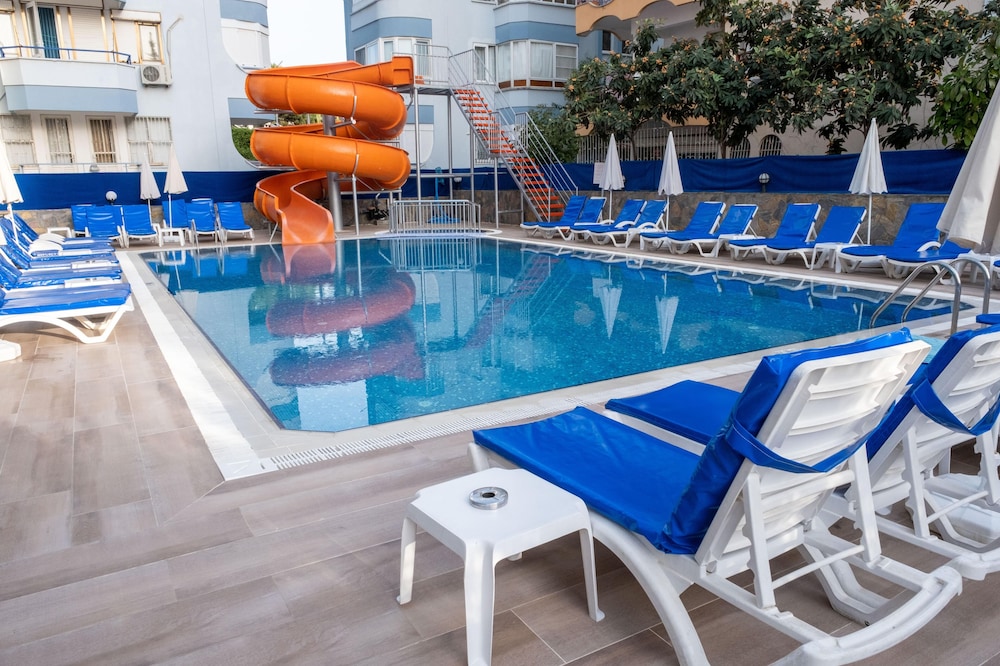 Alanya Risus Park Hotel — Swimming pool in Alanya