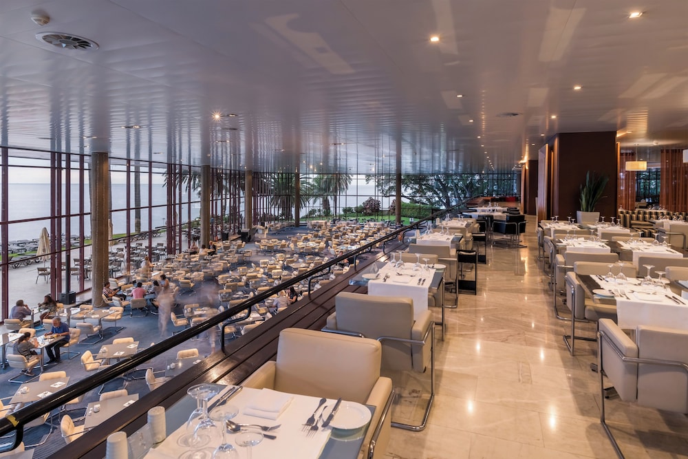 Pestana Casino Studios — Restaurant & bars in Funchal, Madeira