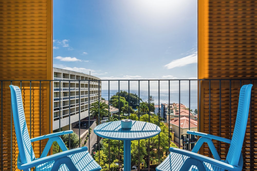 Pestana Casino Studios — Hotel rooms in Funchal, Madeira