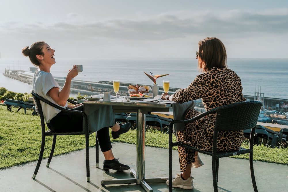 Pestana Casino Studios — Restaurant & bars in Funchal, Madeira