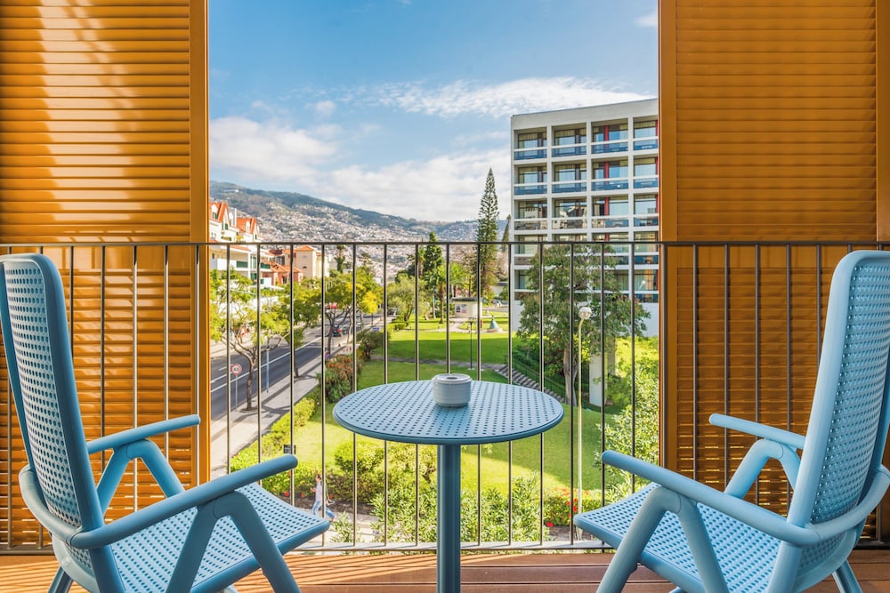 Pestana Casino Studios — Hotel rooms in Funchal, Madeira