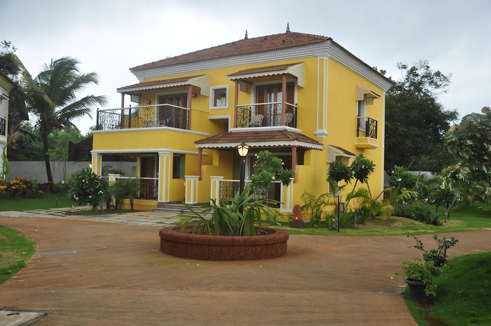 Radisson Blu Resort Goa Cavelossim Beach — Hotel building in Cavelossim, Goa