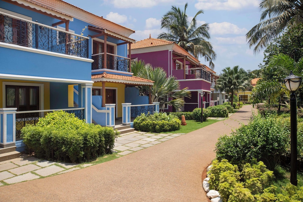 Radisson Blu Resort Goa Cavelossim Beach — Hotel building in Cavelossim, Goa