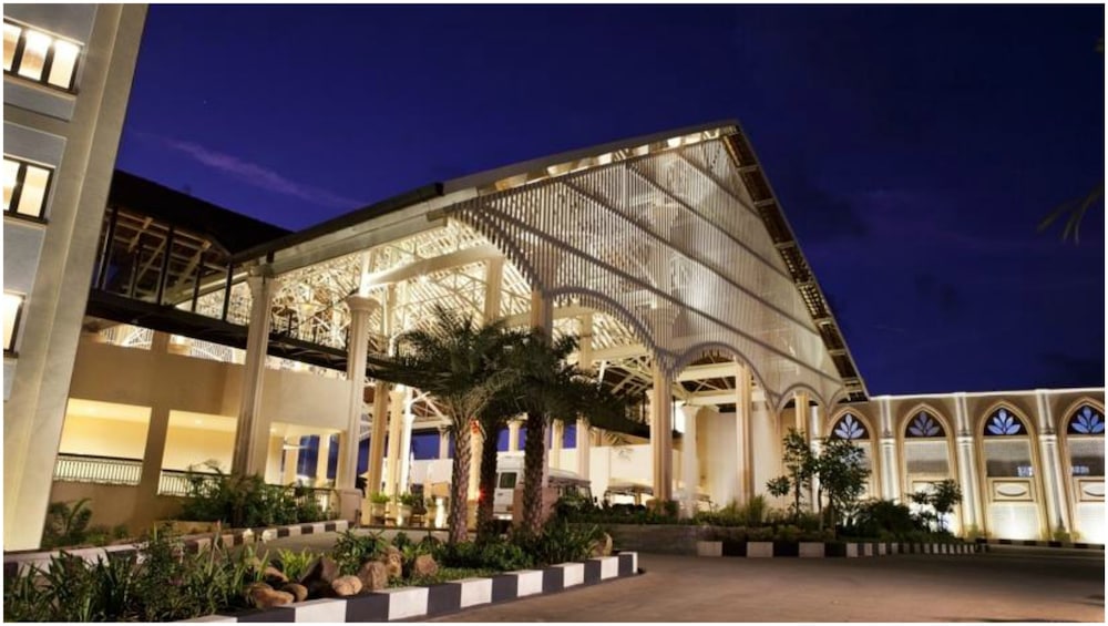 Radisson Blu Resort Goa Cavelossim Beach — Hotel building in Cavelossim, Goa