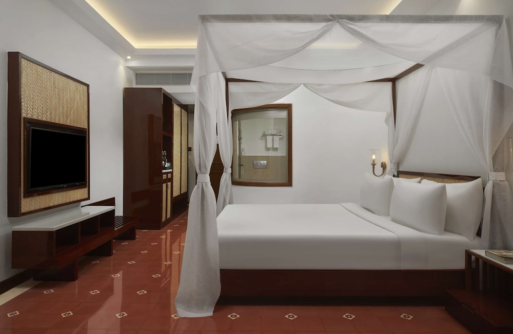 Radisson Blu Resort Goa Cavelossim Beach — Hotel rooms in Cavelossim, Goa