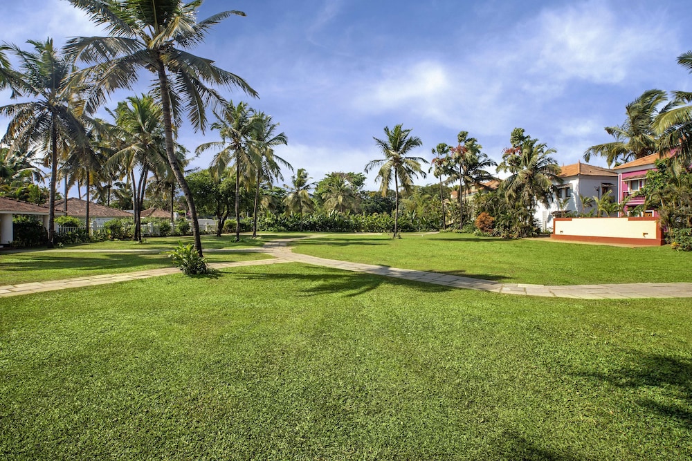 Radisson Blu Resort Goa Cavelossim Beach — Hotel building in Cavelossim, Goa