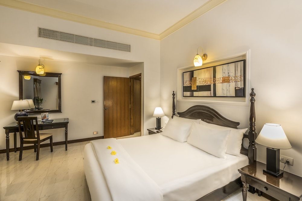 Radisson Blu Resort Goa Cavelossim Beach — Hotel rooms in Cavelossim, Goa