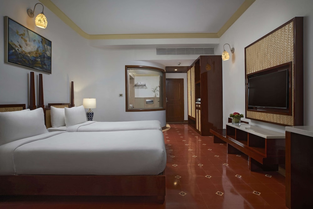 Radisson Blu Resort Goa Cavelossim Beach — Hotel rooms in Cavelossim, Goa