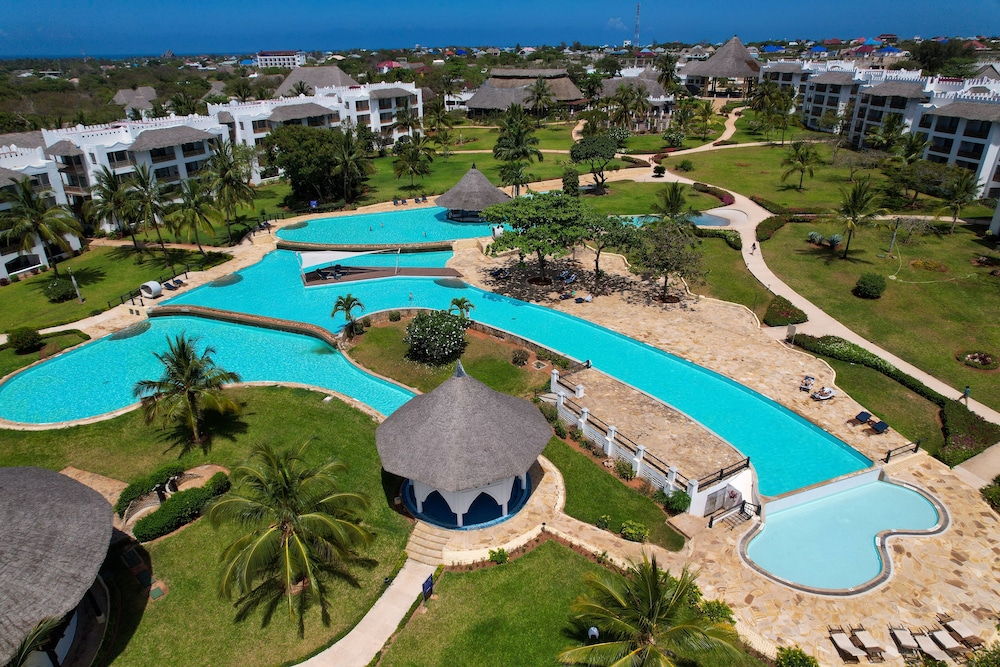 Royal Zanzibar Beach Resort All Inclusive — Swimming pool in Nungwi, Zanzibar North
