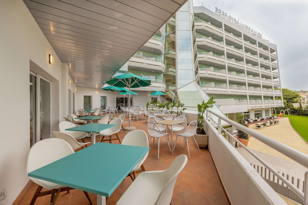 Ponient Pirámide Salou by PortAventura World — Restaurant & bars in Salou, Catalonia