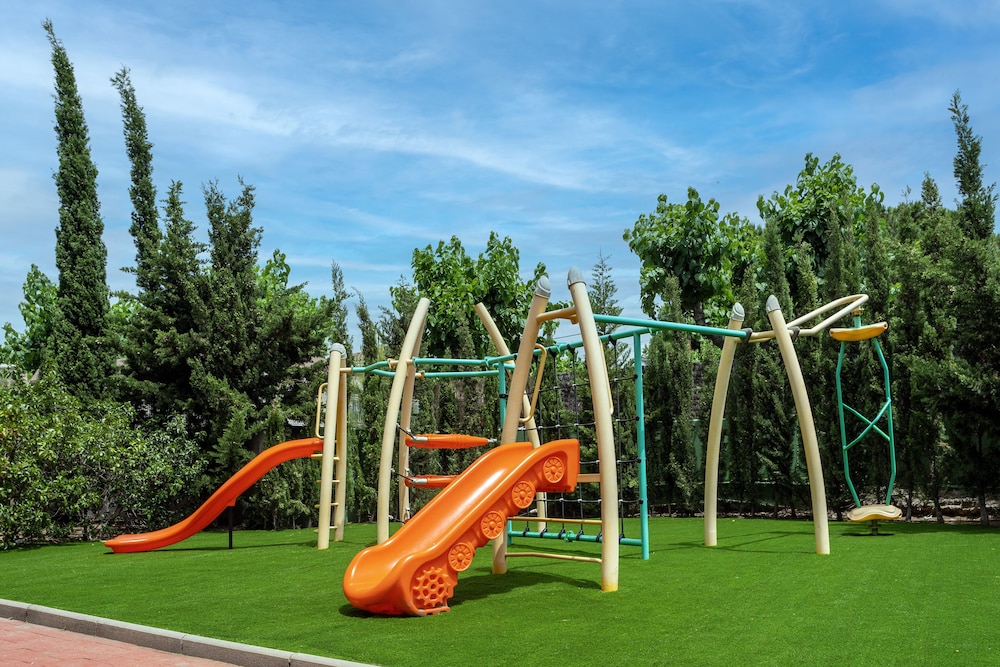 Ponient Pirámide Salou by PortAventura World — Attractions for children in Salou, Catalonia