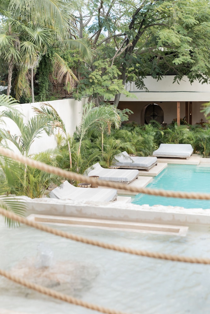 La Valise Tulum, Member of Small Luxury Hotels — Swimming pool in Tulum, Quintana Roo