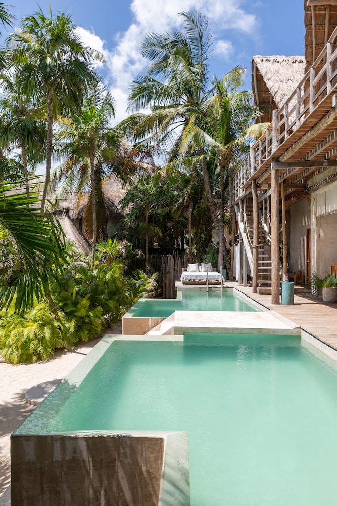 La Valise Tulum, Member of Small Luxury Hotels — Swimming pool in Tulum, Quintana Roo