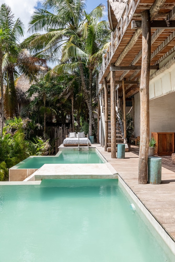 La Valise Tulum, Member of Small Luxury Hotels — Swimming pool in Tulum, Quintana Roo