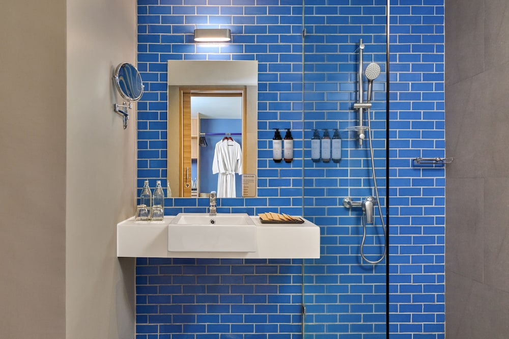 Mercure Phuket Patong Journeyhub — Hotel rooms in Patong Beach, Phuket Province