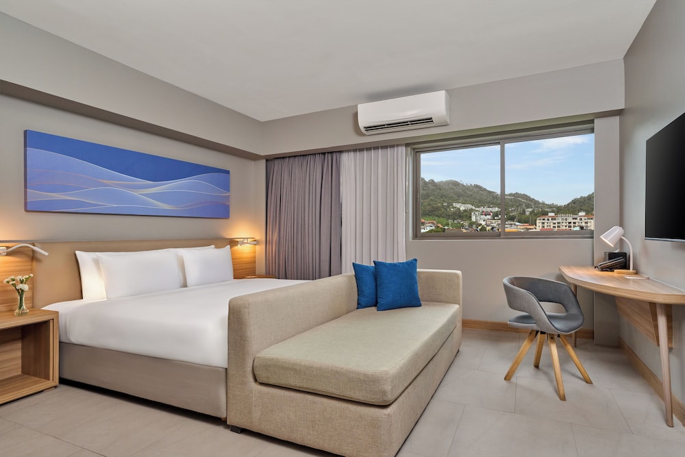 Mercure Phuket Patong Journeyhub — Hotel rooms in Patong Beach, Phuket Province