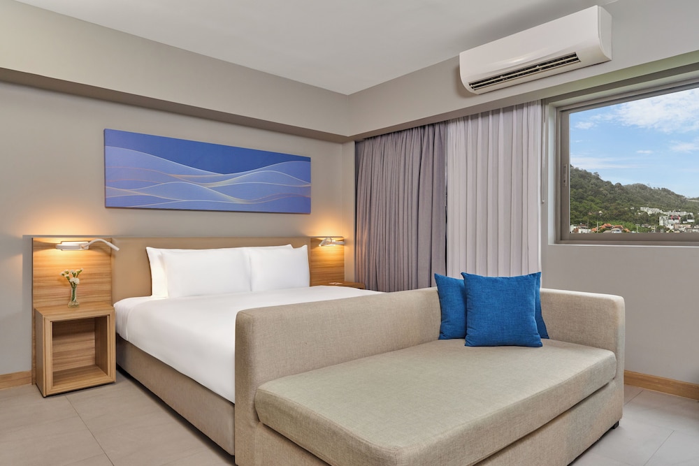 Mercure Phuket Patong Journeyhub — Hotel rooms in Patong Beach, Phuket Province