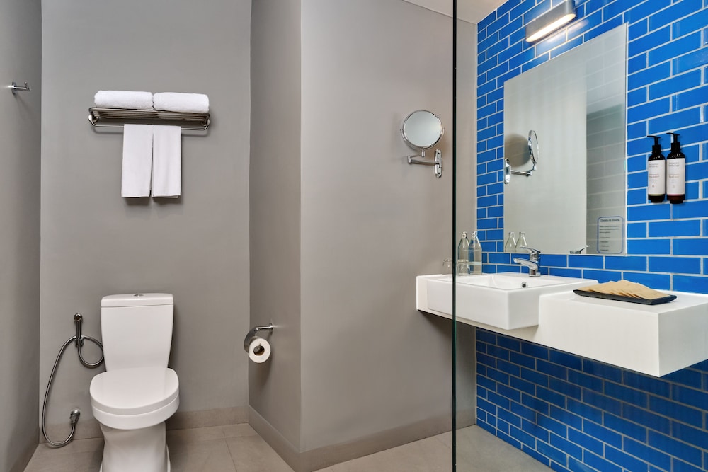 Mercure Phuket Patong Journeyhub — Hotel rooms in Patong Beach, Phuket Province