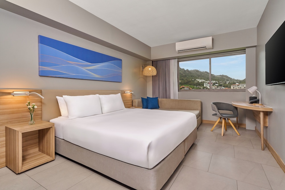 Mercure Phuket Patong Journeyhub — Hotel rooms in Patong Beach, Phuket Province