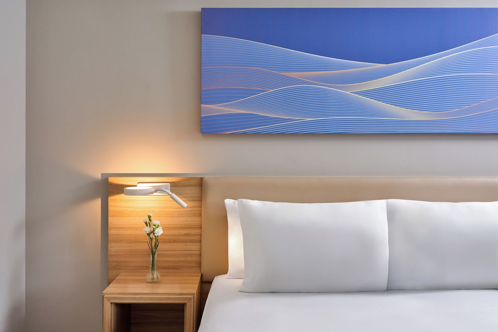 Mercure Phuket Patong Journeyhub — Hotel rooms in Patong Beach, Phuket Province