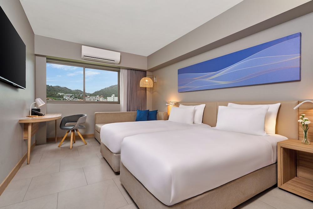 Mercure Phuket Patong Journeyhub — Hotel rooms in Patong Beach, Phuket Province