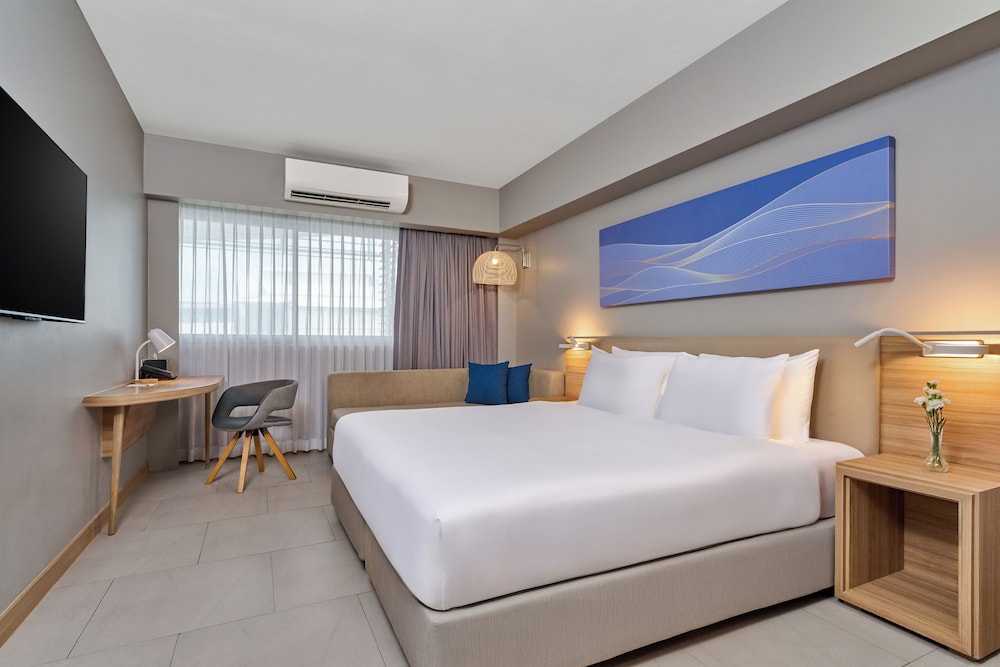 Mercure Phuket Patong Journeyhub — Hotel rooms in Patong Beach, Phuket Province