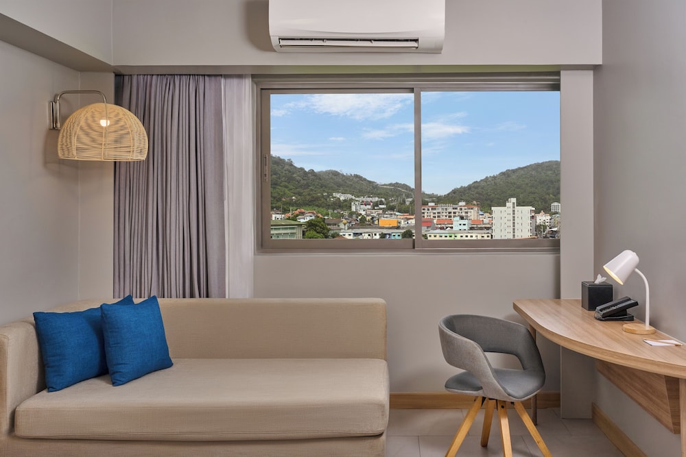 Mercure Phuket Patong Journeyhub — Hotel rooms in Patong Beach, Phuket Province