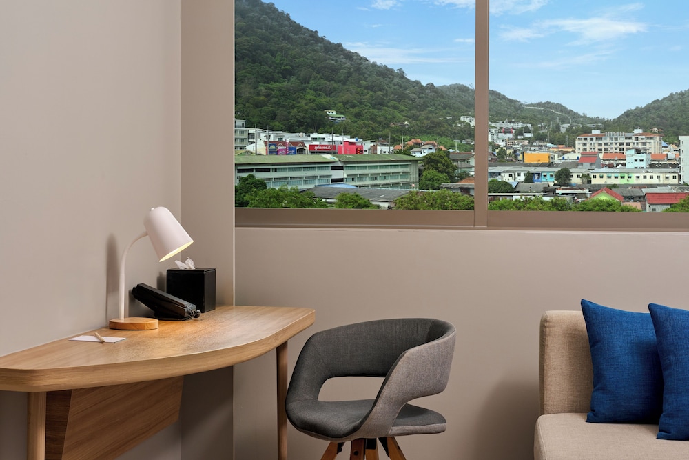 Mercure Phuket Patong Journeyhub — Hotel rooms in Patong Beach, Phuket Province