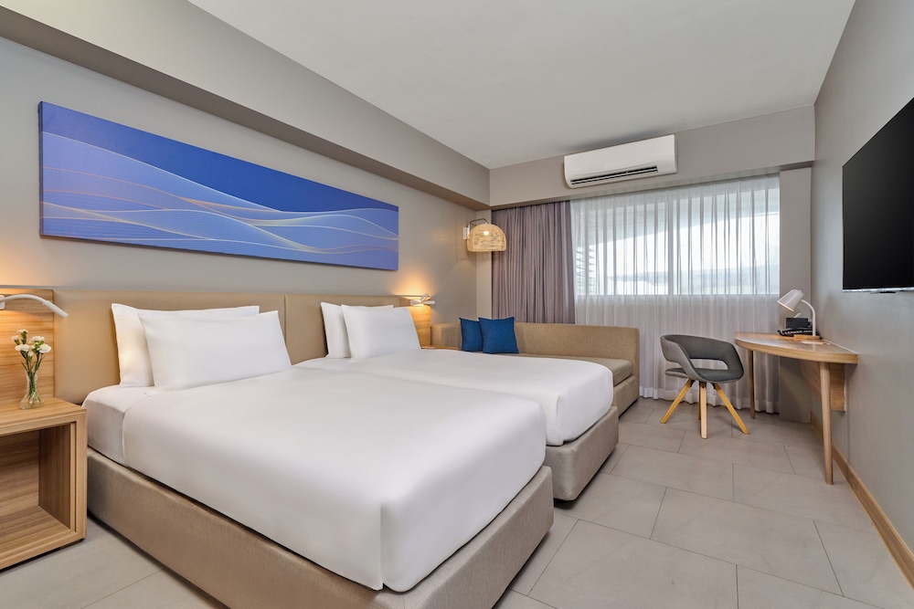 Mercure Phuket Patong Journeyhub — Hotel rooms in Patong Beach, Phuket Province
