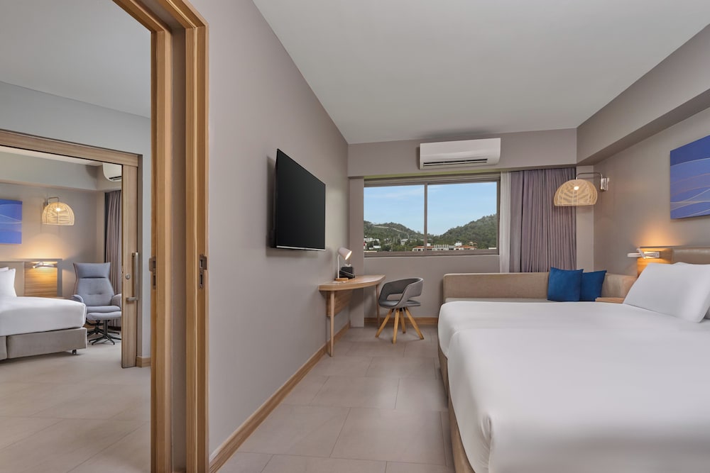 Mercure Phuket Patong Journeyhub — Hotel rooms in Patong Beach, Phuket Province