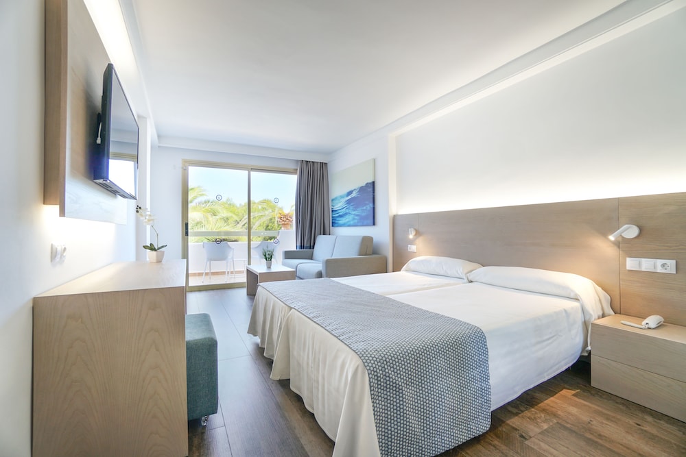 Hotel Millor Sol — Hotel rooms in Cala Millor, Balearic Islands