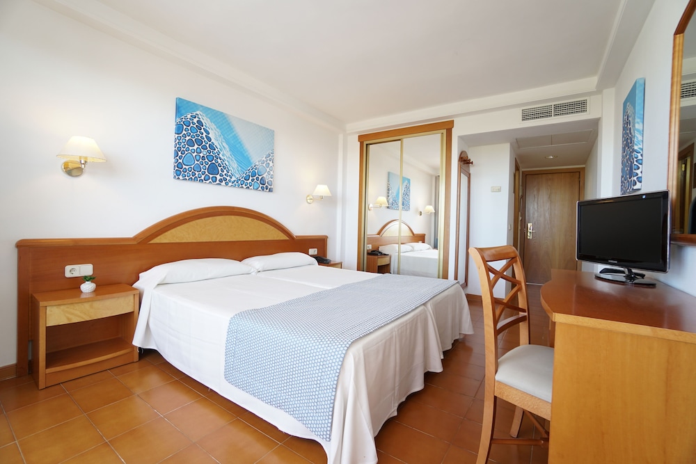 Hotel Millor Sol — Hotel rooms in Cala Millor, Balearic Islands