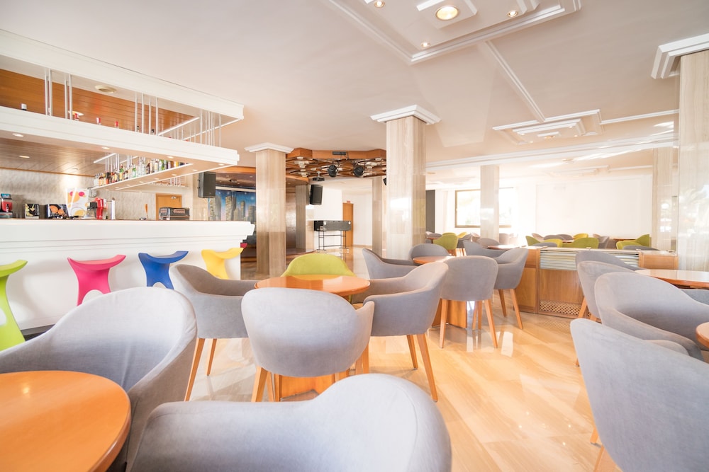 Hotel Millor Sol — Restaurant & bars in Cala Millor, Balearic Islands