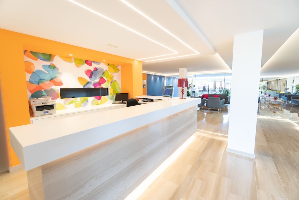 Hotel Millor Sol — Hotel building in Cala Millor, Balearic Islands