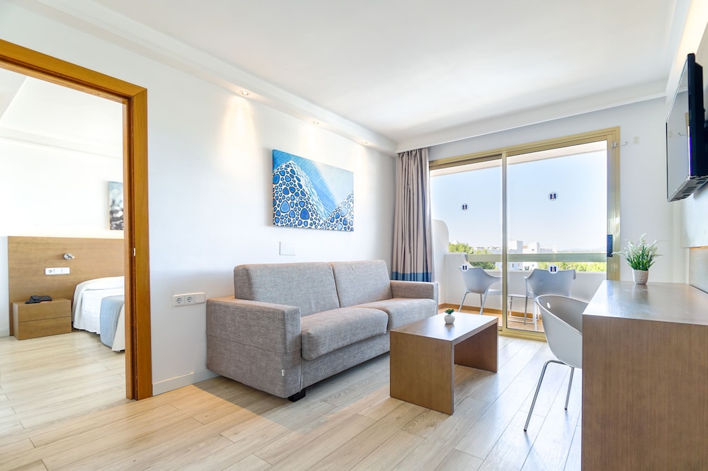 Hotel Millor Sol — Hotel rooms in Cala Millor, Balearic Islands