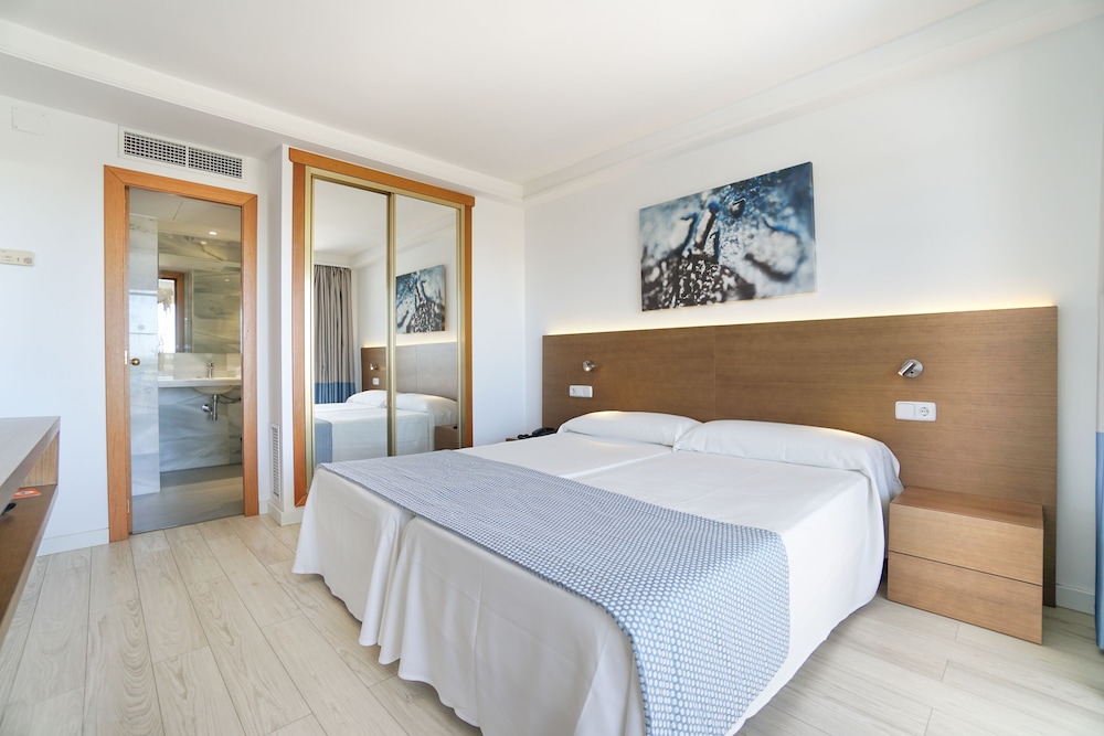 Hotel Millor Sol — Hotel rooms in Cala Millor, Balearic Islands