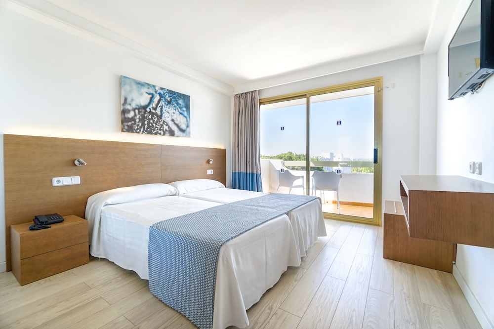 Hotel Millor Sol — Hotel rooms in Cala Millor, Balearic Islands
