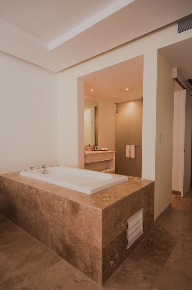 Antera Hotel & Residences — Facilities in Playa del Carmen, Quintana Roo