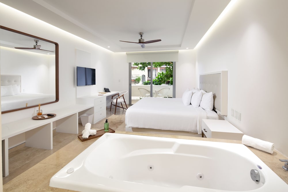Antera Hotel & Residences — Rooms in Playa del Carmen, Quintana Roo