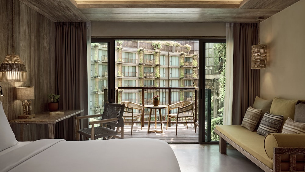 Dinso Resort & Villas Phuket, Vignette Collection by IHG — Hotel rooms in Patong Beach, Phuket Province