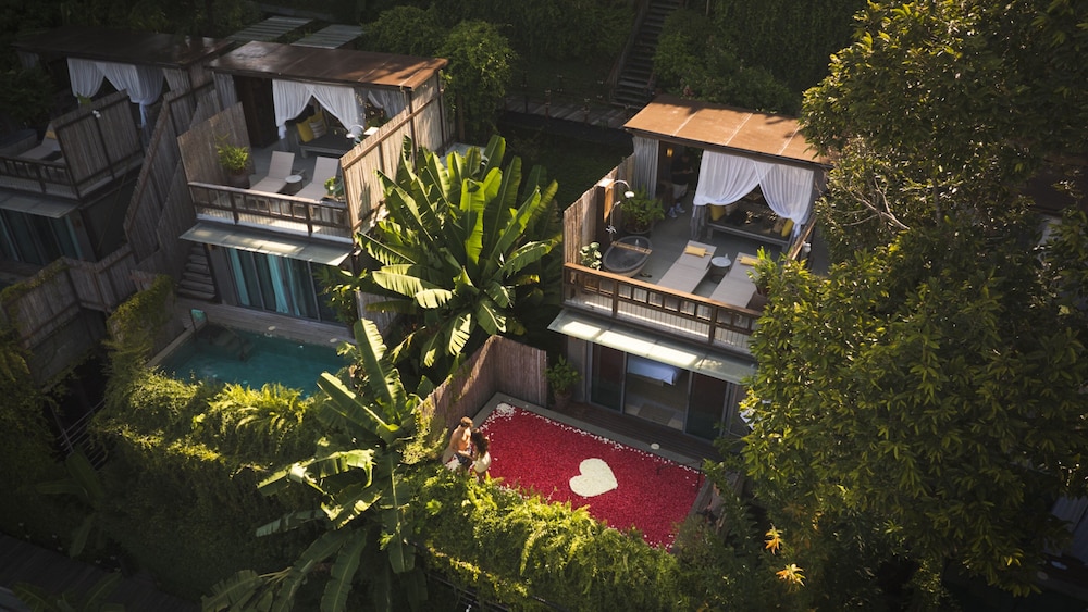 Dinso Resort & Villas Phuket, Vignette Collection by IHG — Hotel building in Patong Beach, Phuket Province