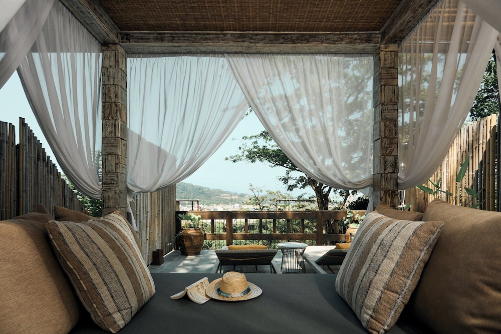 Dinso Resort & Villas Phuket, Vignette Collection by IHG — Hotel rooms in Patong Beach, Phuket Province