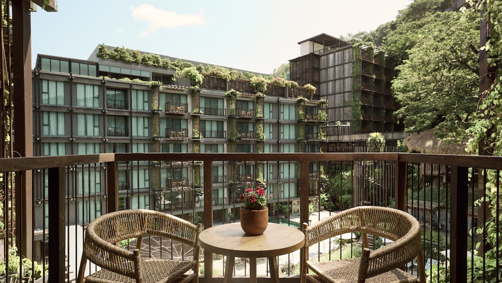 Dinso Resort & Villas Phuket, Vignette Collection by IHG — Hotel building in Patong Beach, Phuket Province