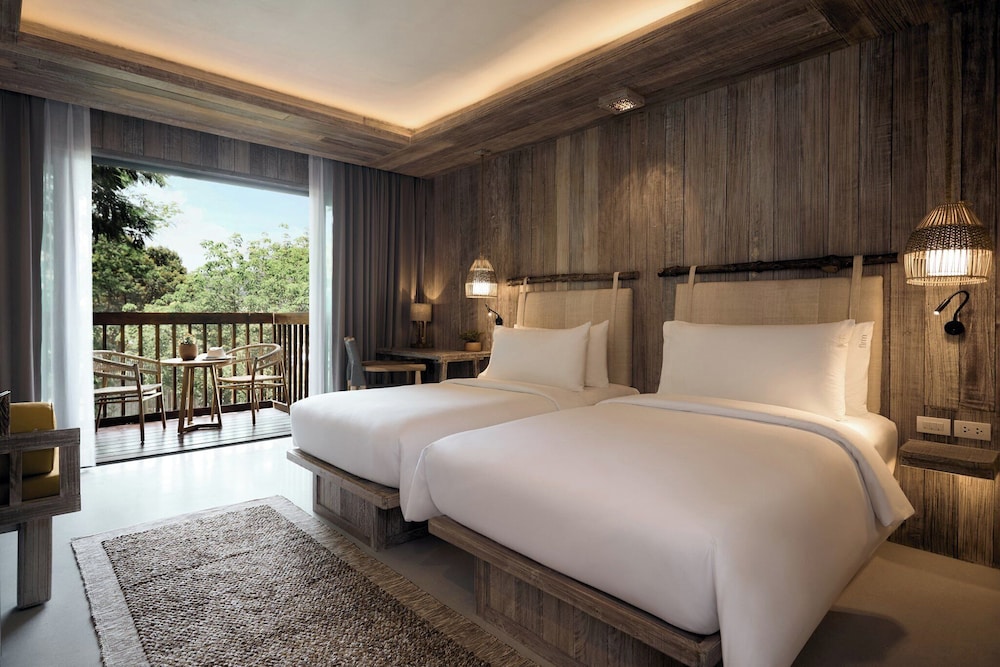 Dinso Resort & Villas Phuket, Vignette Collection by IHG — Hotel rooms in Patong Beach, Phuket Province